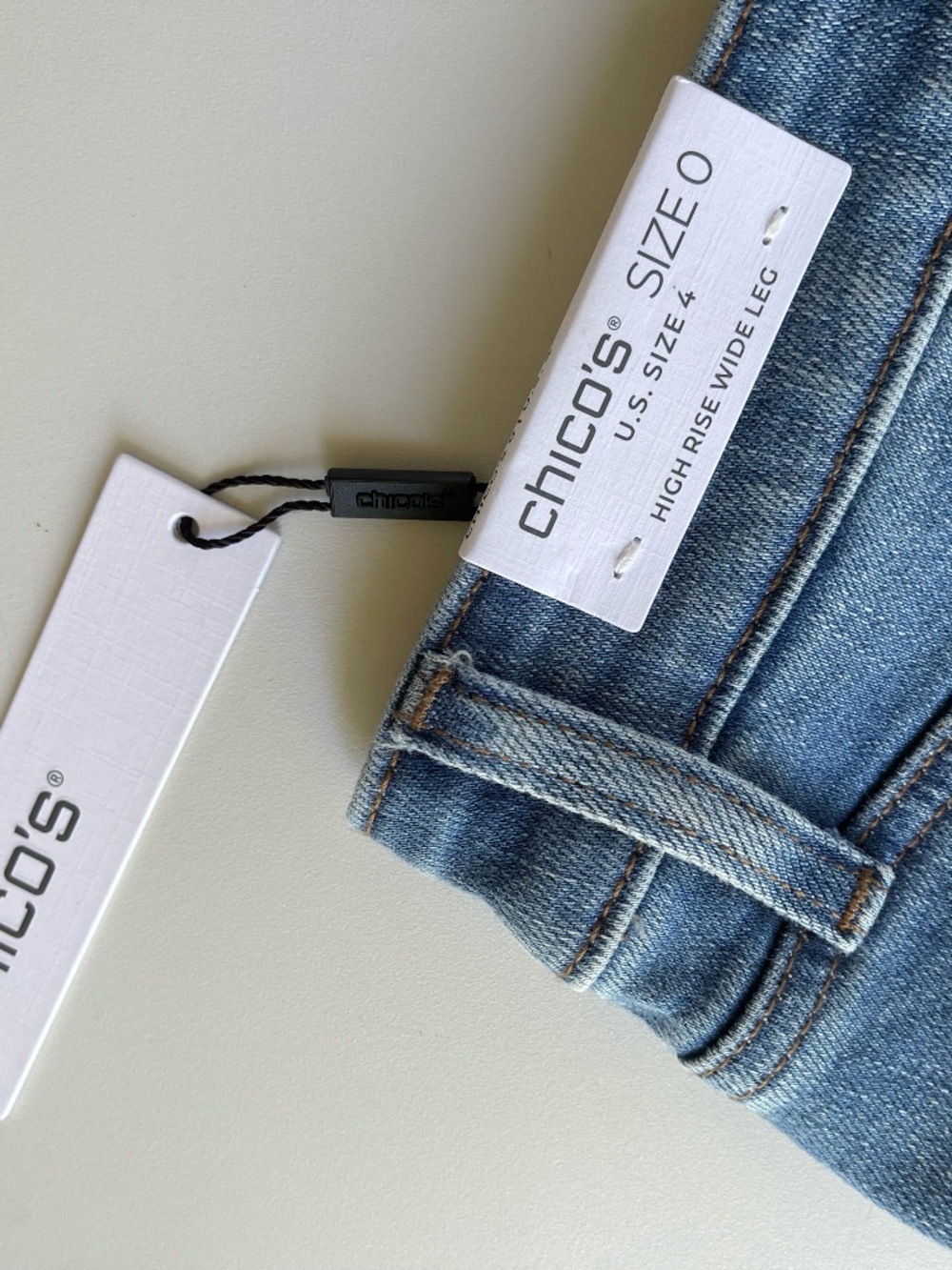 Chico's High Rise Wide Leg Crop Denim NWT size Chico 0/US 4 - Picture 3 of 5